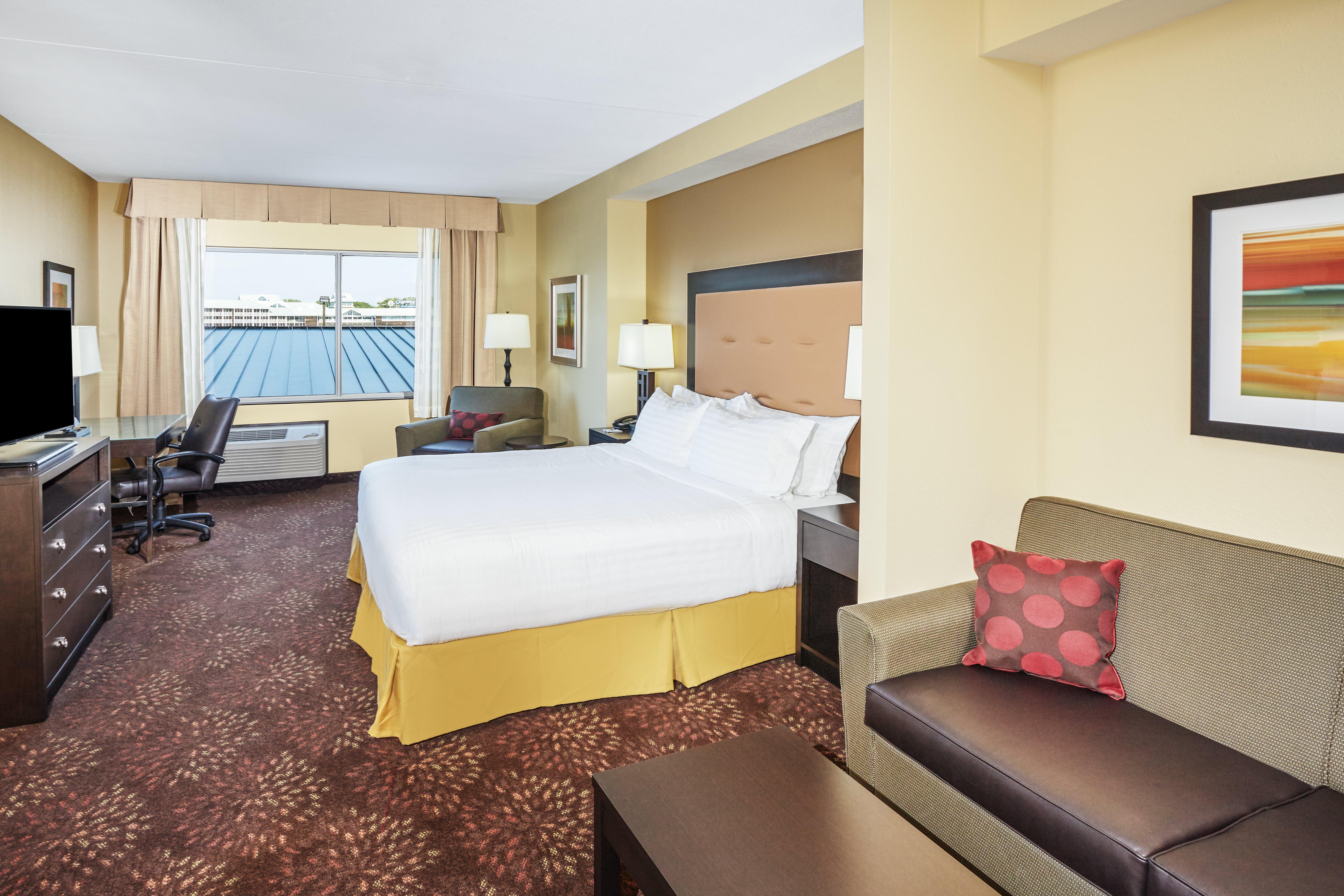Holiday Inn Express & Suites Sandusky By Ihg Exterior photo