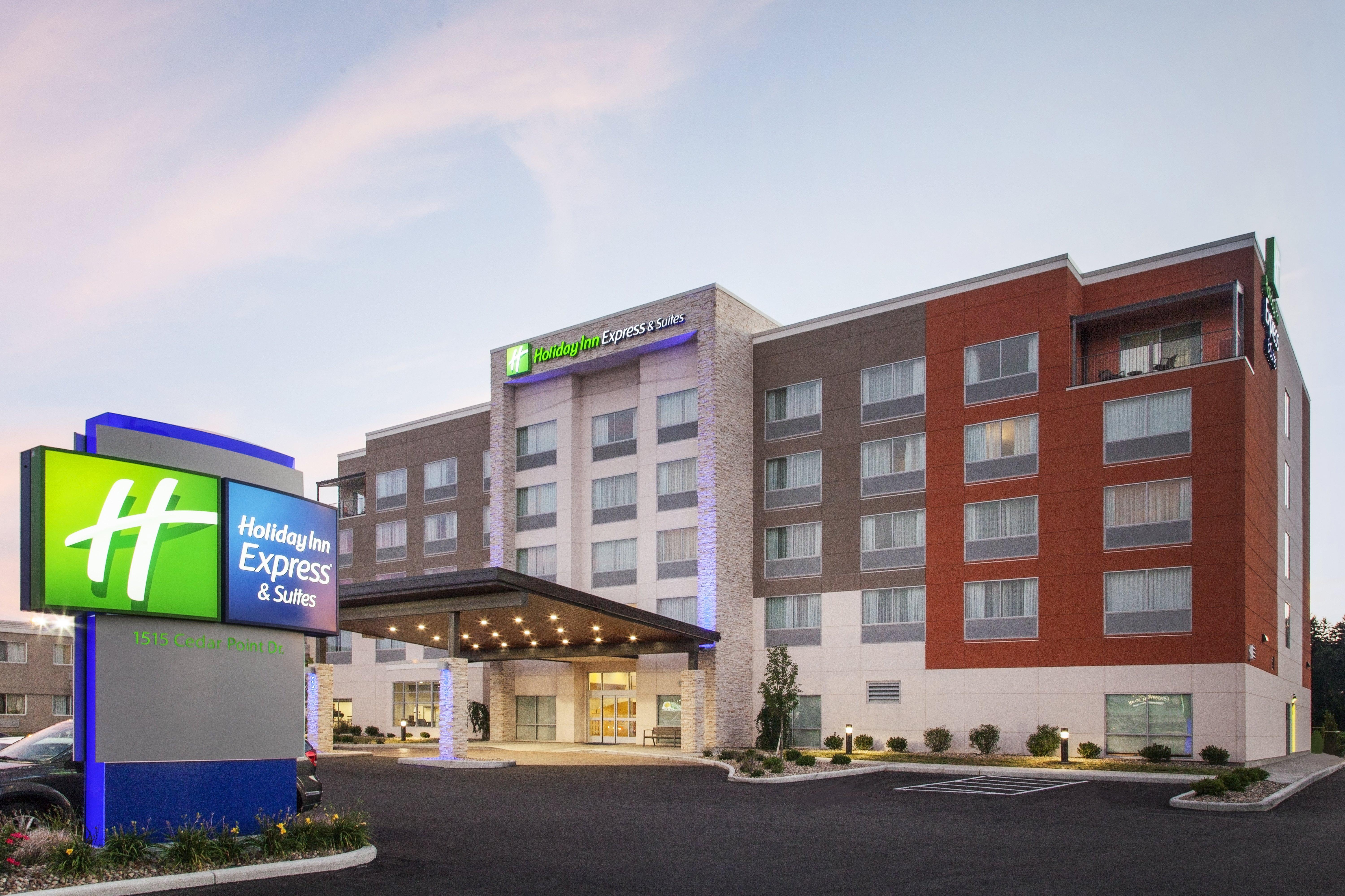 Holiday Inn Express & Suites Sandusky By Ihg Exterior photo