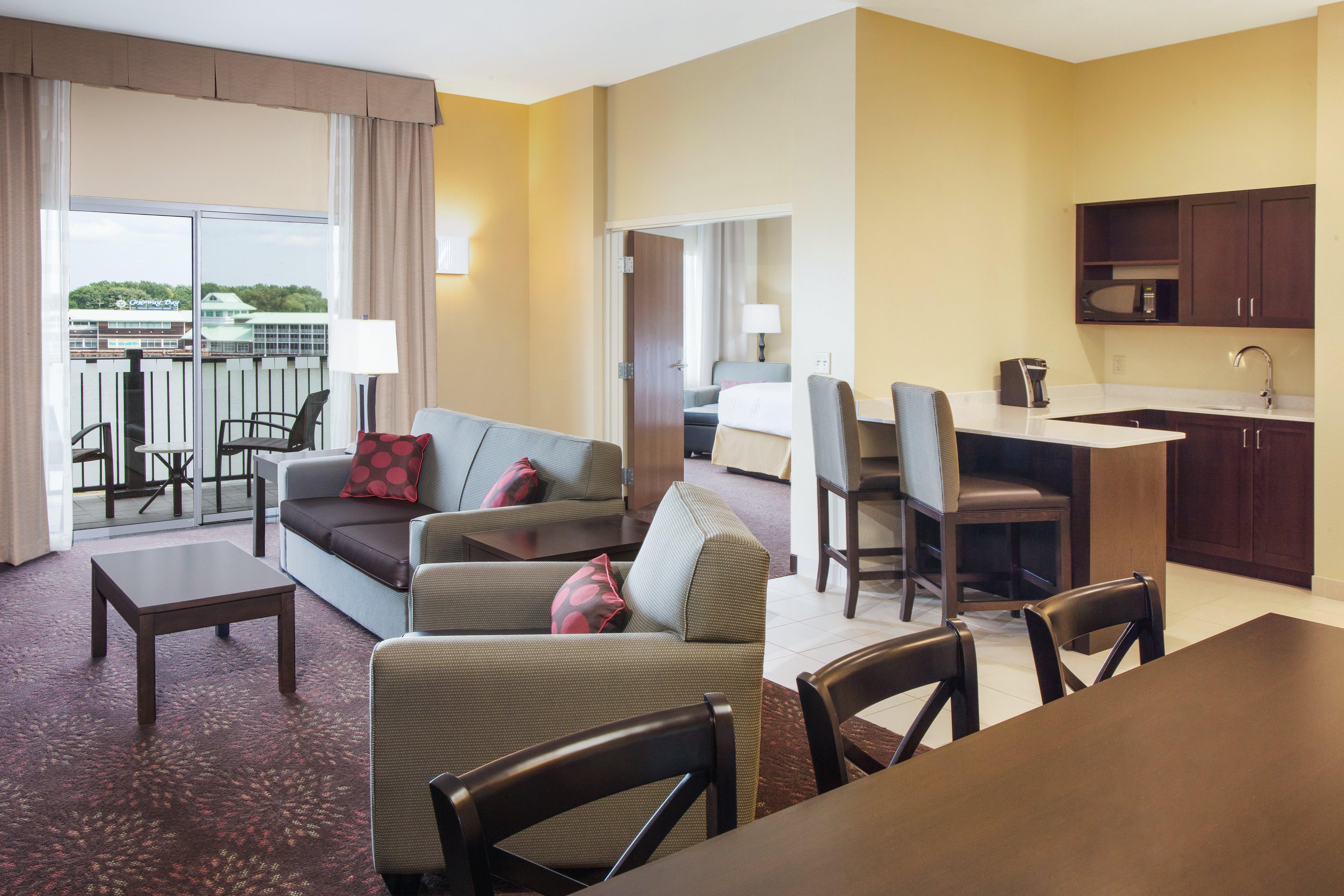 Holiday Inn Express & Suites Sandusky By Ihg Exterior photo