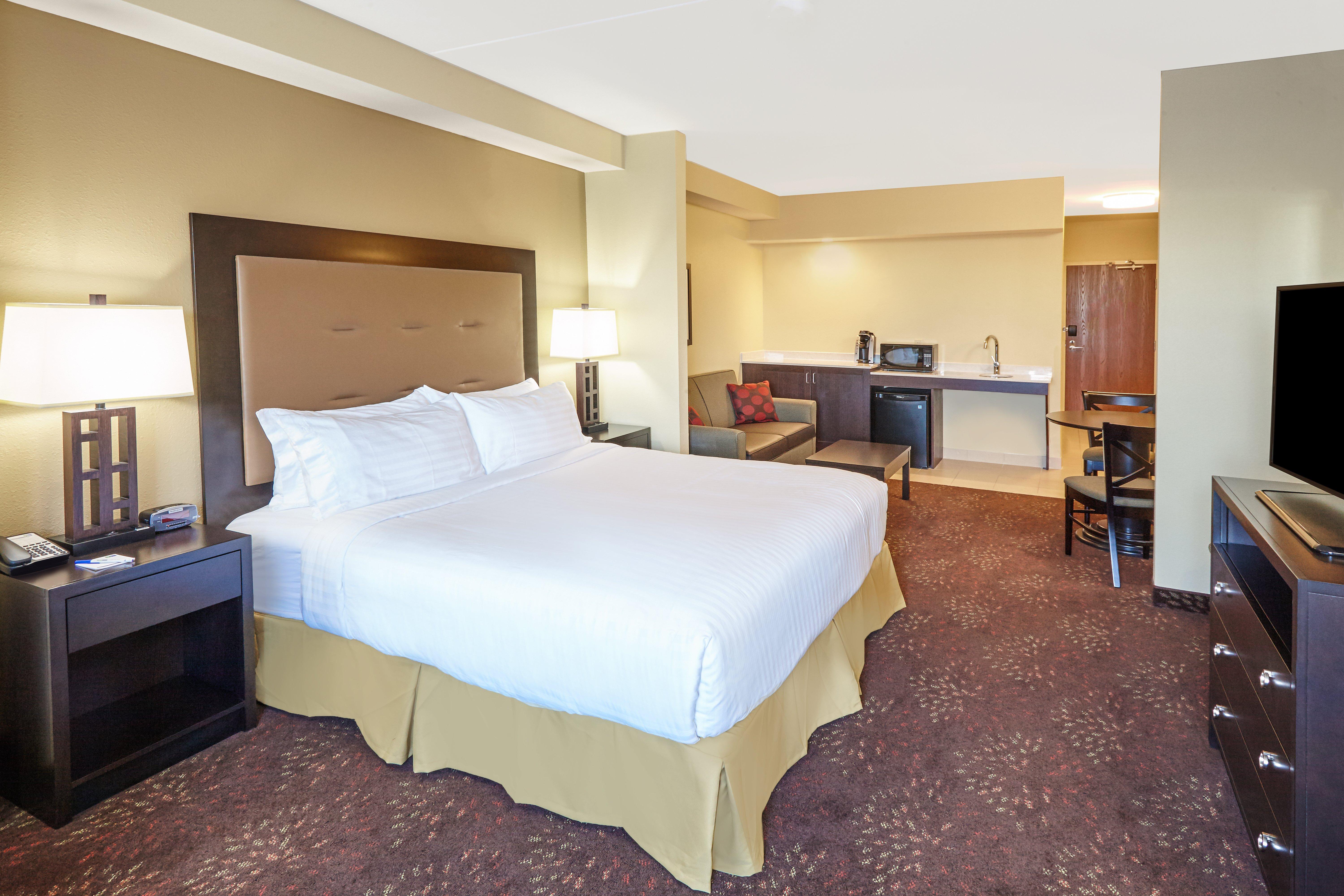 Holiday Inn Express & Suites Sandusky By Ihg Exterior photo