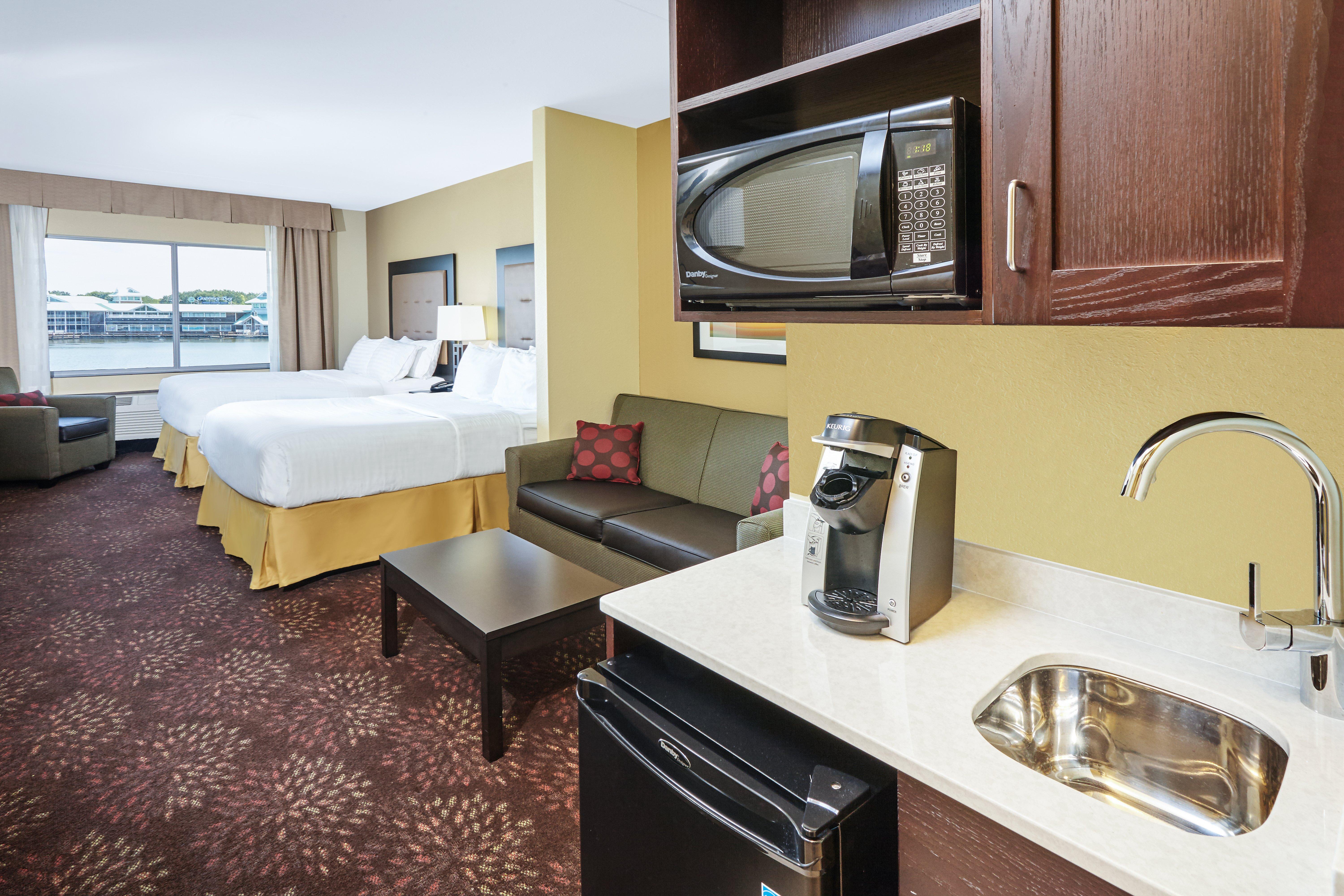Holiday Inn Express & Suites Sandusky By Ihg Exterior photo