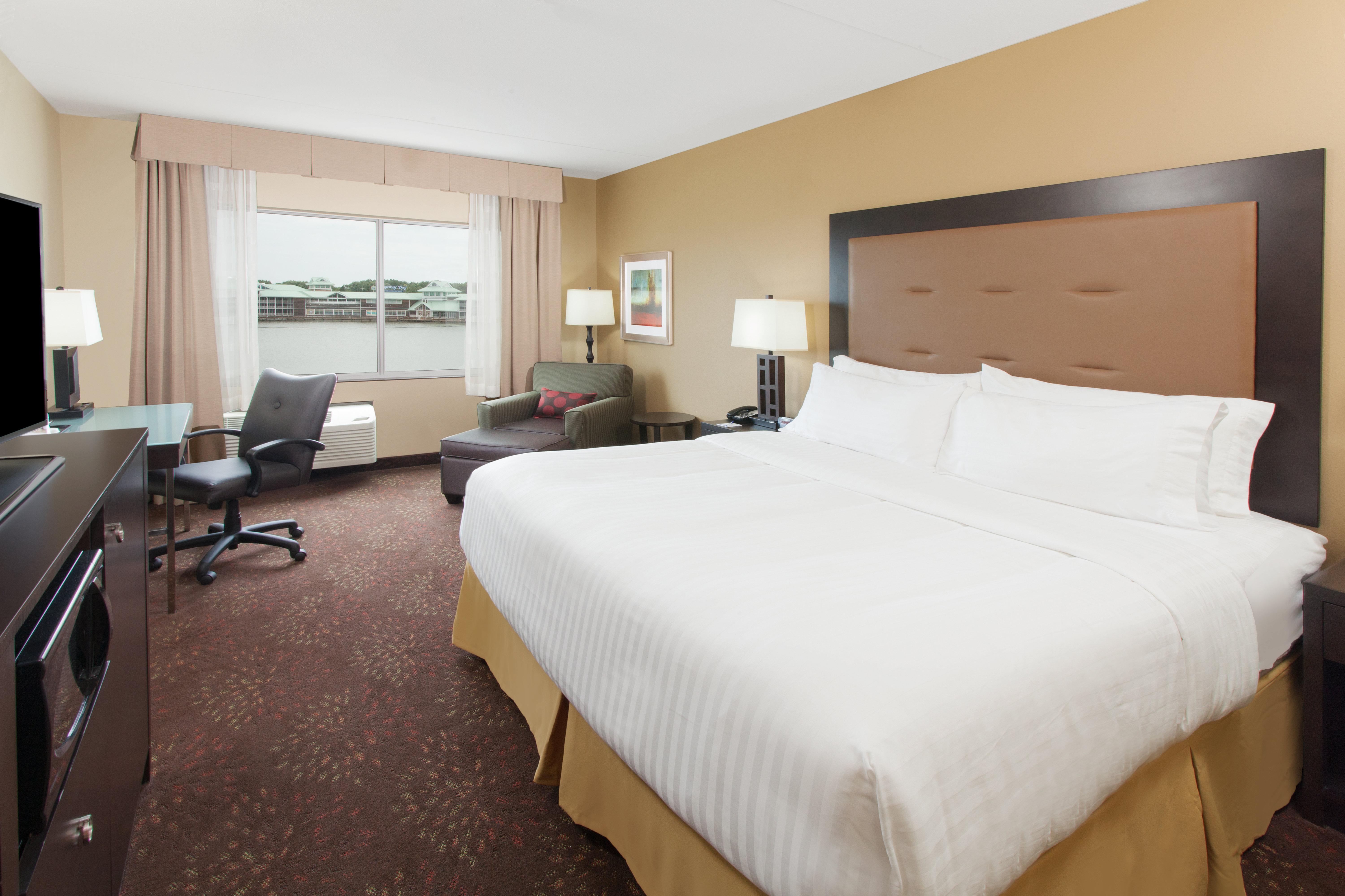 Holiday Inn Express & Suites Sandusky By Ihg Exterior photo