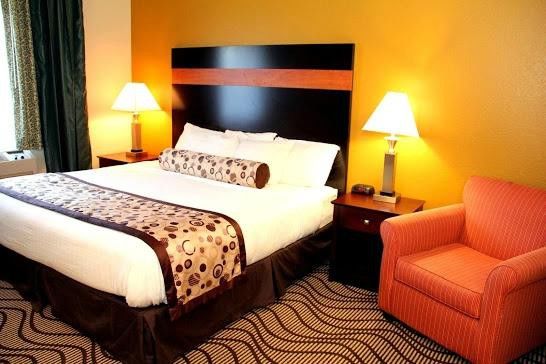 Holiday Inn Express & Suites Sandusky By Ihg Exterior photo